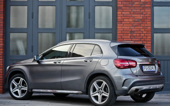 Mercedes-Benz GLA cena 89900 przebieg: 120800, rok produkcji 2017 z Kołaczyce małe 781